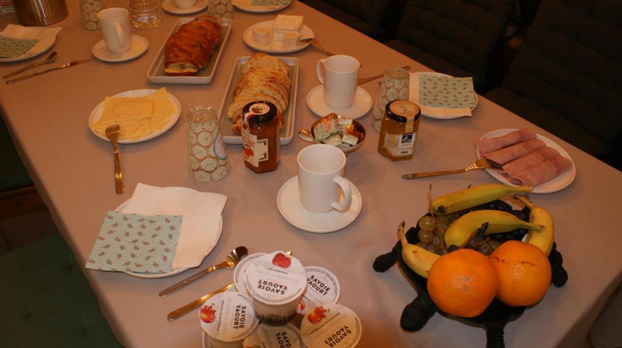Les Dames-Jeannes Bed & Breakfast Chavot-Courcourt Eksteriør bilde
